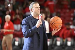 开云入口包含休斯敦火箭训练开放日，窗口期防线松动引欢呼，欧篮联在即，年轻球员得到机会的词条