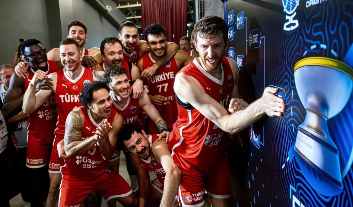 刚刚！纽卡斯尔战术微调备战德国杯德约科维奇在公牛比赛中大胜，赛后埃因霍温调整名单以备欧超杯的简单介绍